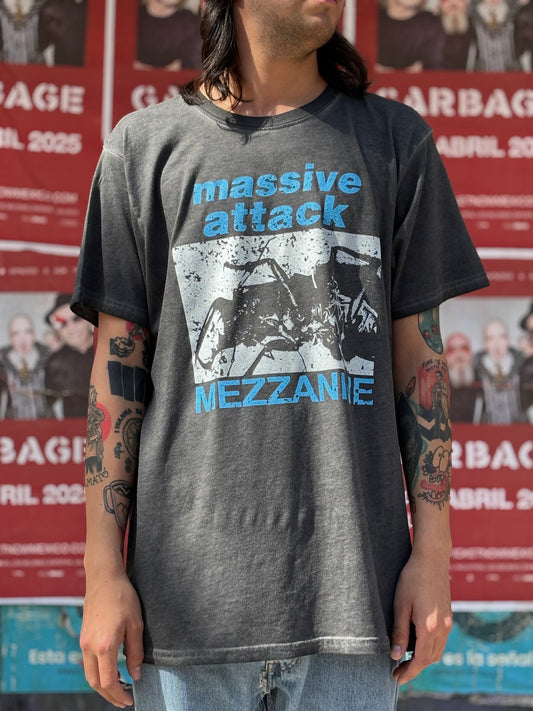 Playera Massive Attack / Velvet